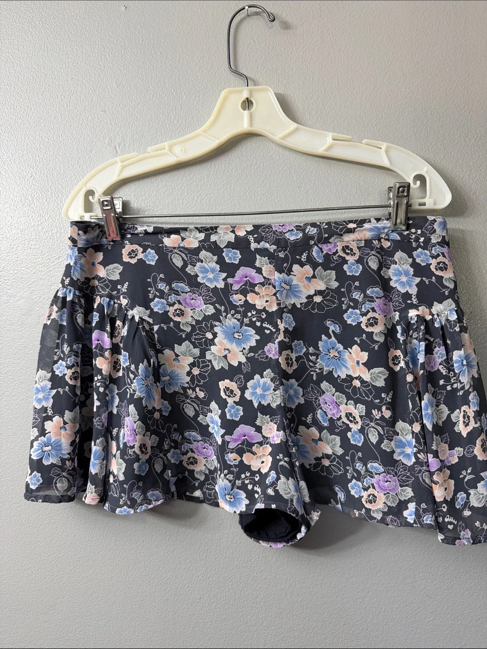 Free People Floral Chiffon High Rise Shorts size 8